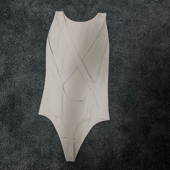 Aritzia Marie Bodysuit - Size Small. NWOT - Picture 2 of 3